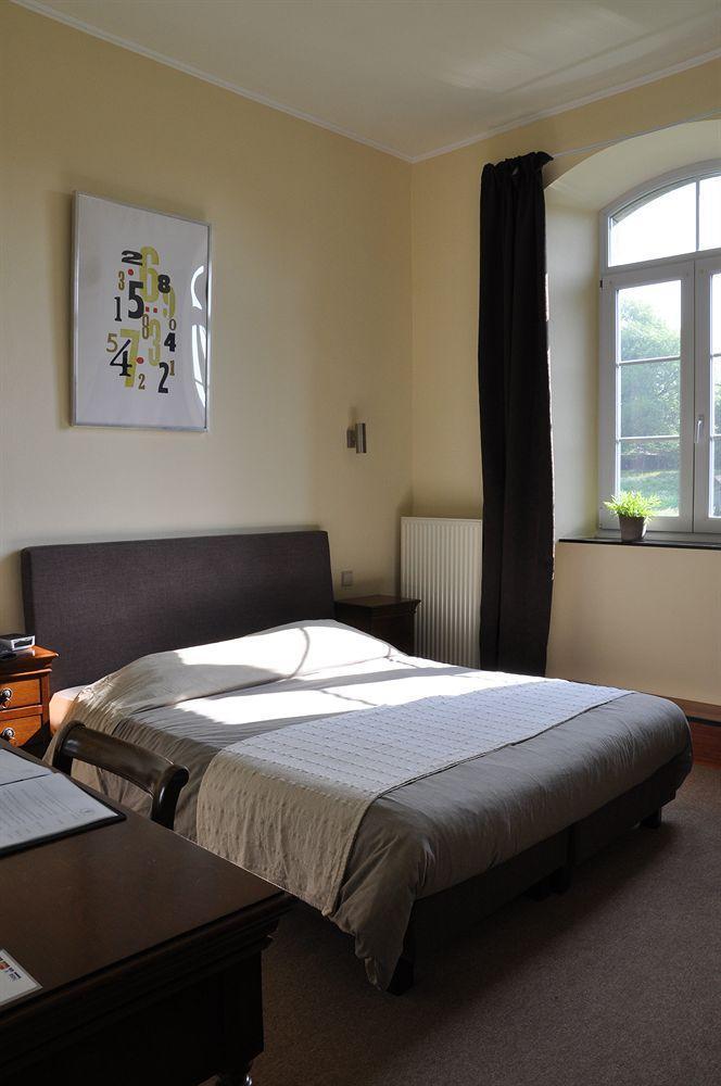 B&B Les Ecoliers Cherain Exteriör bild